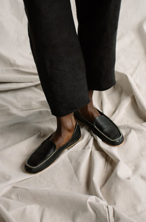 
                  
                    LOAFER / BLACK
                  
                
