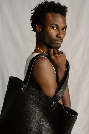
                  
                    OVERSIZE TOTE / BLACK
                  
                