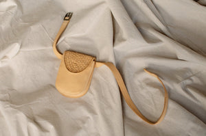 
                  
                    WOVEN BELTBAG / UNDYED
                  
                