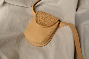 
                  
                    WOVEN BELTBAG / UNDYED
                  
                